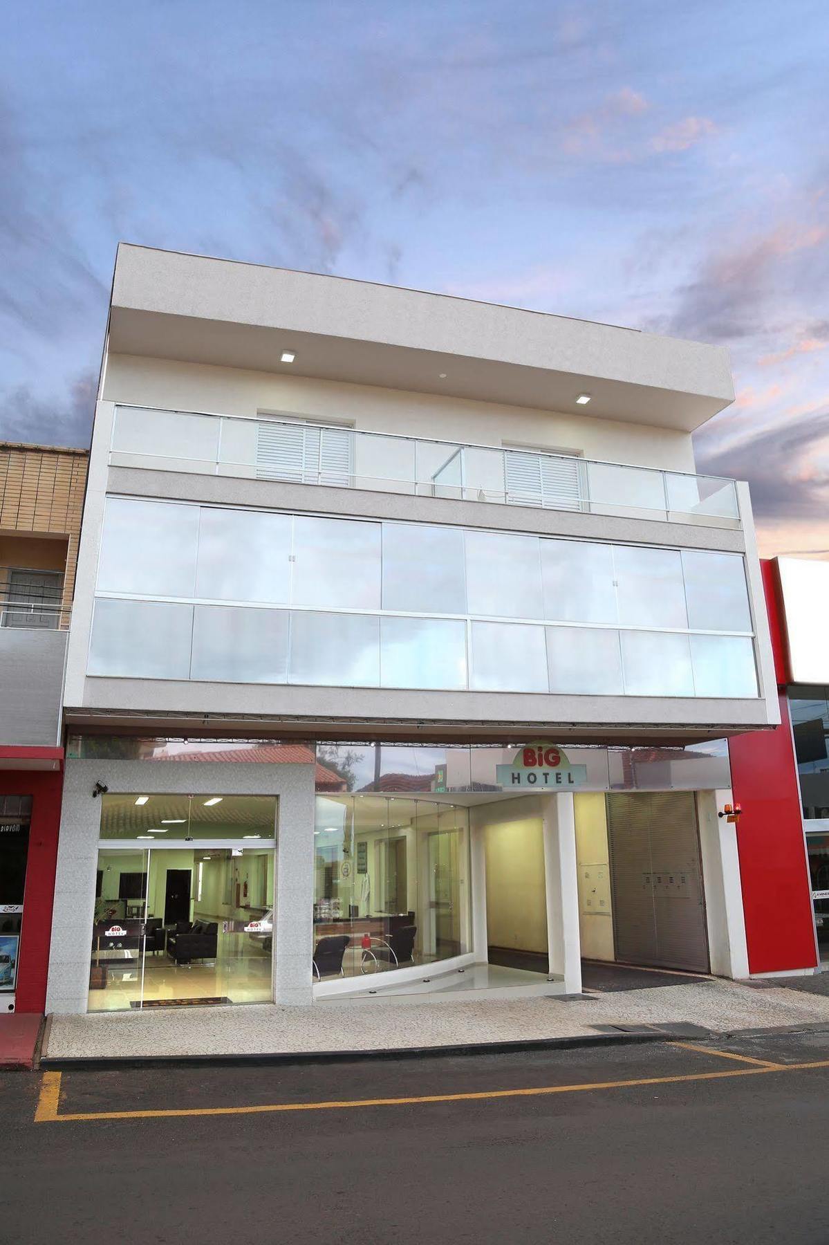 Big Hotel Araguari Exterior foto
